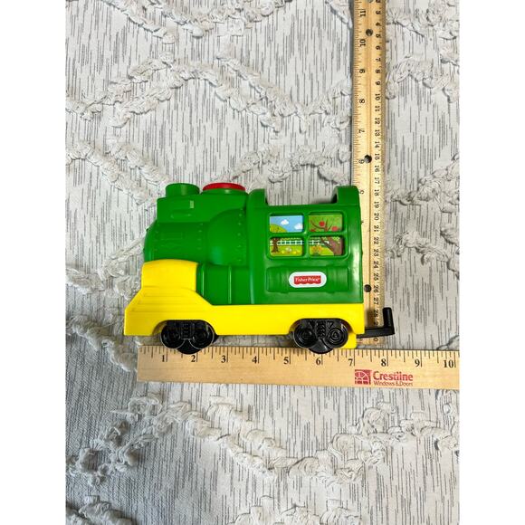 Fisher-Price Little People Friendly Passenger Train Sound Phrases Light Works - Picture 12 of 13